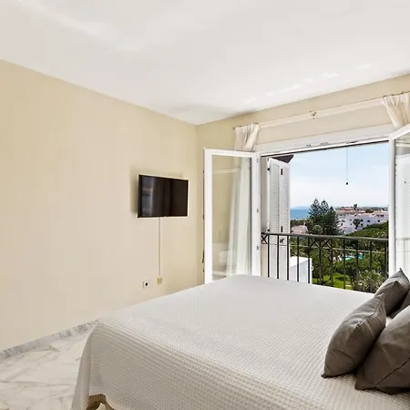 Apartment Atico De Lujo En Playas Del Duque